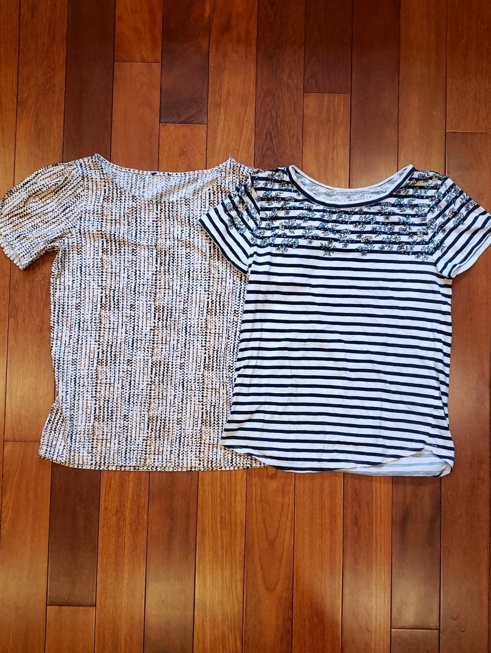 Bundle of 2 shirts. Women's Xtra Small Short Sleeve